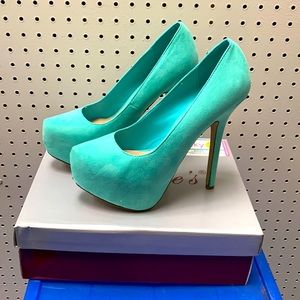 Teal Platform Heels. New Size 9